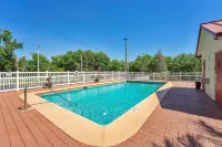 Wingate by Wyndham Leesburg Florida - parking