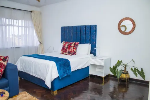 Centrally Located Studio Apartment - 2363 - Apartments