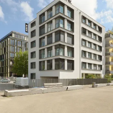 Bob W Munich City West