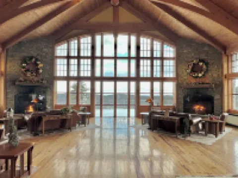 Luxury Ski-in/Ski-out 2 BR, Soaring Eagle 207, Hot tubs, Underground parking