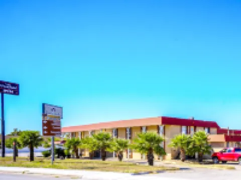 Woodfield Inn & Suites Hotel O, Yoakum TX 111 Hotels in DeWitt County
