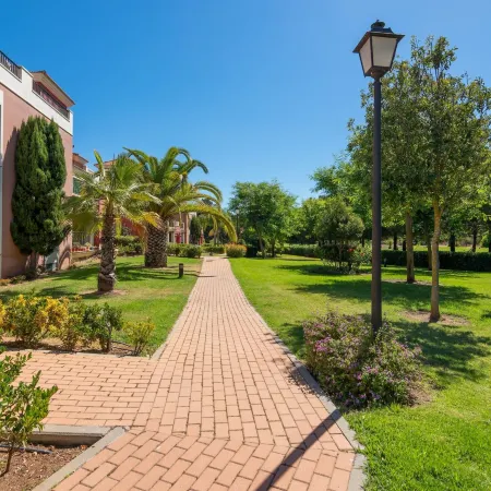 Golfside Stay for 5 Guests
