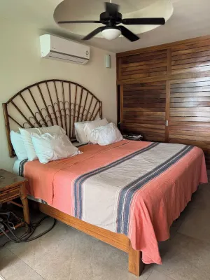 Bella Vista--Spectacular Views of Zihua Bay from 1-BR Condo above Madera Beach
