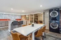 425 Plantation Road SW, Smyrna - Country Houses