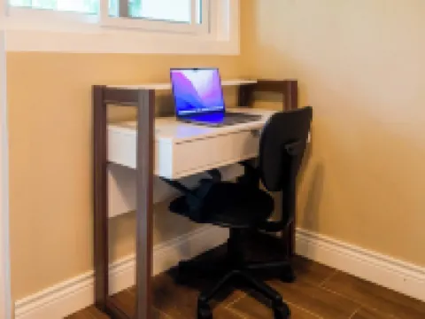 Modern Home 10minstobeach, Private Cliff, AC Wifi Hotels in West End