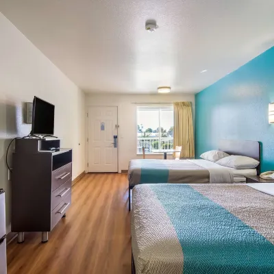 Motel 6 Portland, or  Mall 205 Hotels near 2612 SE 129th Ave