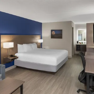 Angel Inn Near Imax, a Travelodge by Wyndham