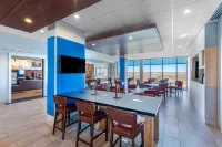 Holiday Inn Express & Suites COLORADO SPRINGS SOUTH I-25 by IHG - parking