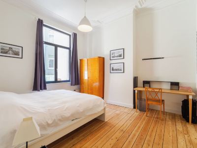 1 Bedroom W Kitchen and Bathroom In Trendy St Gilles