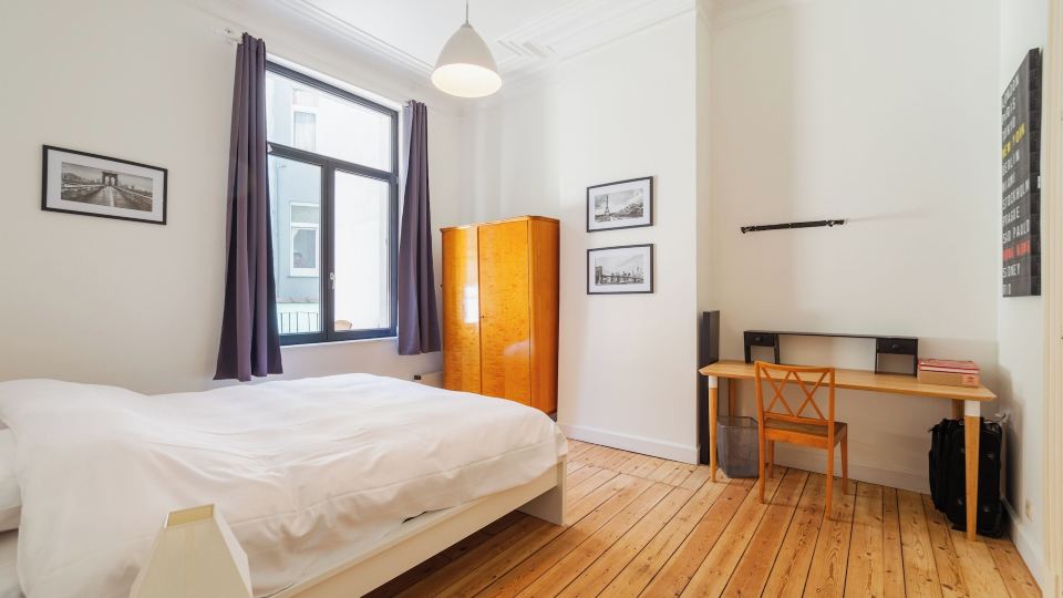 1 Bedroom W Kitchen and Bathroom In Trendy St Gilles