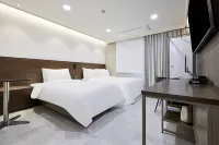 Road35 Hotel