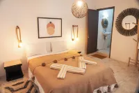 Eco Bay Surf Camp - 2-Star