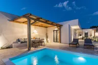 Golden Sand Villas with Private Pool - ヴィラ