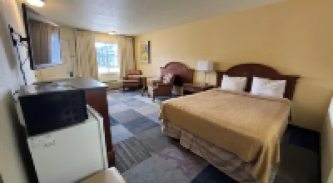 ธันเดอร์เบิร์ด โมเต็ล โรงแรมใน