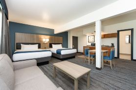 Oyster Bay Inn & Suites