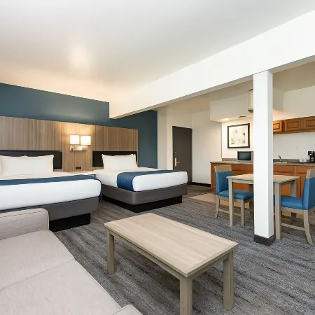 Oyster Bay Inn & Suites