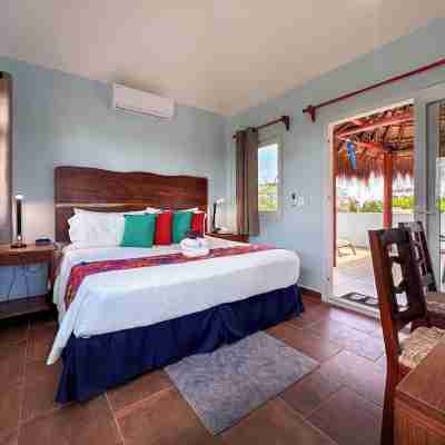 Casa Sonoma - Charming Condos Minutes from Beach & Reef Rooms