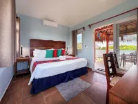 Casa Sonoma - Charming Condos Minutes from Beach & Reef