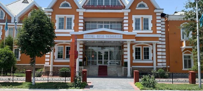 Asia Hotel Fergana โรงแรมในเฟอร์กานา
