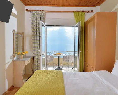 Pharos Rooms Hotels in Evia