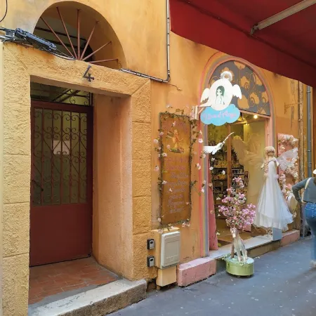 Charming and Characterful One Bed, Superb Central Location Old Town Nice