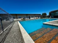 Spanish Lady Motel - Pools