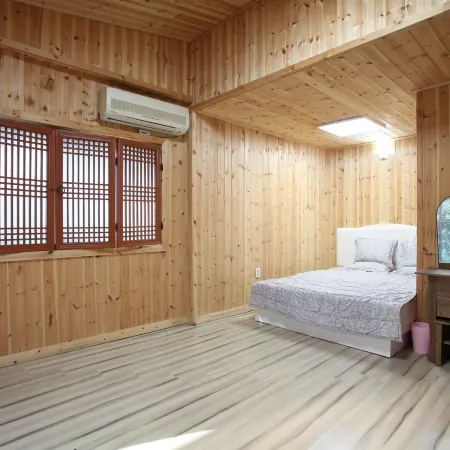 Yecheon Water Clear Mountain Pension