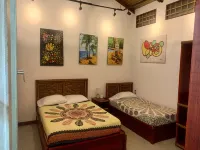 Uva Blue Villas - Pool House - AC, 3 Ensuite bedrooms, 8 guests, Koi Fish Pond  호텔