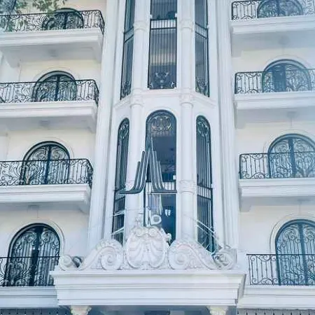 WISELY Hotel Отели рядом с достопримечательностью «Стадион Фу Тхо»