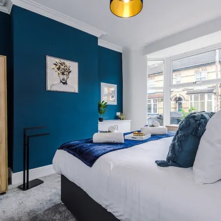Ideal for Contractors Long Term Stays Sleeps 8