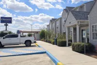 Classic Inn San Marcos, TX - parking
