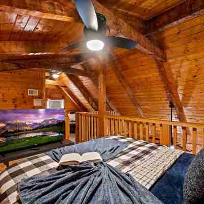 Hot Tub View Pool Table Fireplace Honeymoon Rooms