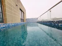 MeerahMahal Entire Luxurious Aqua Villa - Bungalows