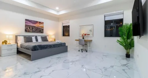 New Vibrant Villa - Heat Pool -Pickeball - Villas