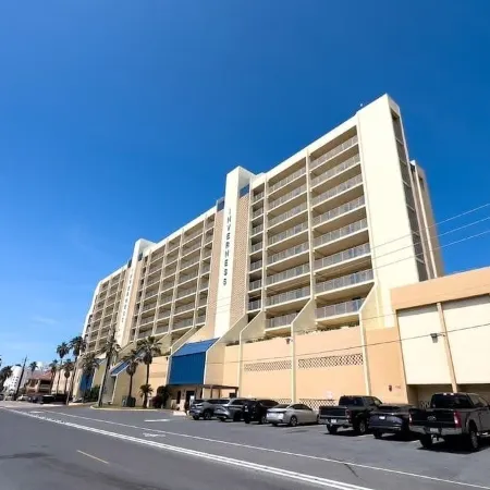 Sweeping 5th Floor Views - Direct Beach - Remodeled