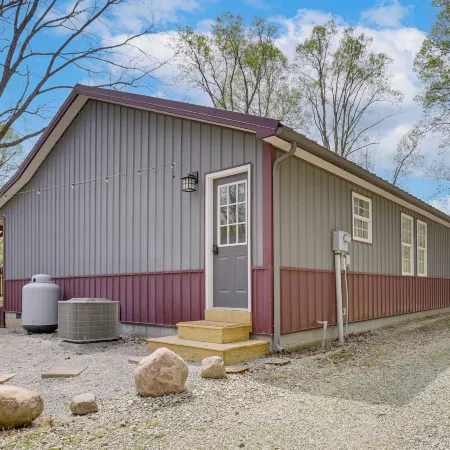 Laurelville Home w/ Hot Tub & Fire Pit