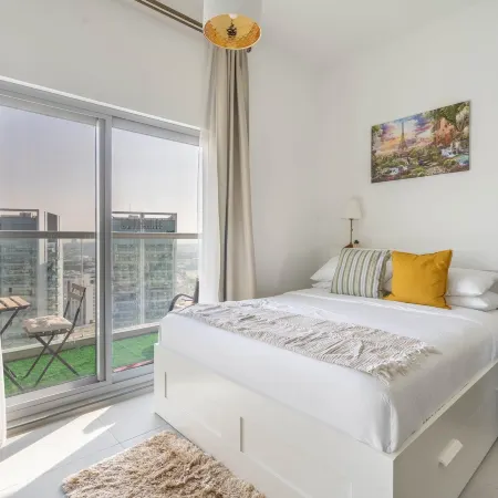 GuestReady - Bella Rose Residence in Dubai Отели рядом с достопримечательностью «Парк аттракционов Global Village»