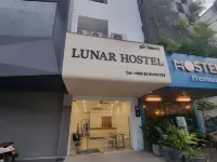 ลูนาร์ โฮสเทล โรงแรมใกล้วัดมีชัย