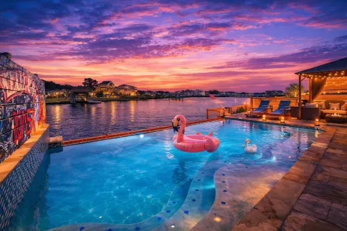 Empress Waterfront Villa - Pensions