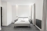 Modern Brixton Flat 4