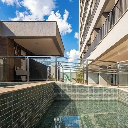 Apts in a Building With Pool and Gym - GRL