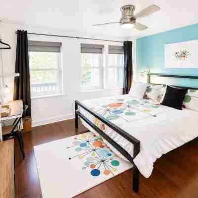 House 5863- Chicago's Premier Bed and Breakfast Rooms