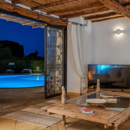 Villa Flor, Exclusive Property with Pool in Stintino