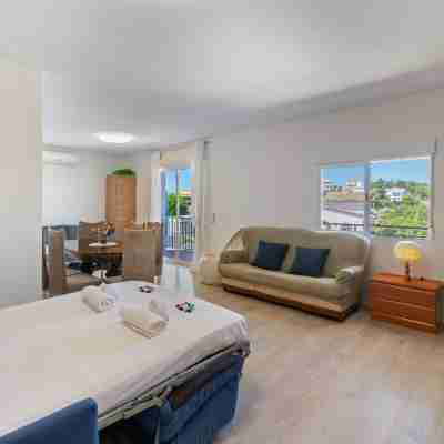 Villa con Piscina Privada y Vistas al Garraf Rooms