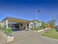 7th Street Motel - Parking