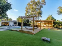 Lakefront Villa ·Tropical Backyard·Kayak·Cool Deck Hotels in Ojus