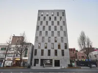 Hotel the Artist Yeonsinnae Hotels near Gupabal Station