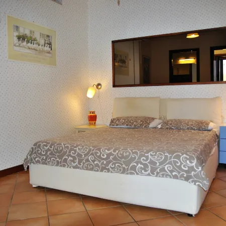 Holiday Resorts for 10 Persons, with Swimming Pool, Wifi and Air Conditioner