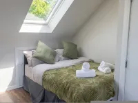 Spacious 3BR Flat Sleeps 7 in Greenford Hotels in Greenford