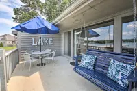 Balcony & Lake Access: Hot Springs Getaway! - Spa